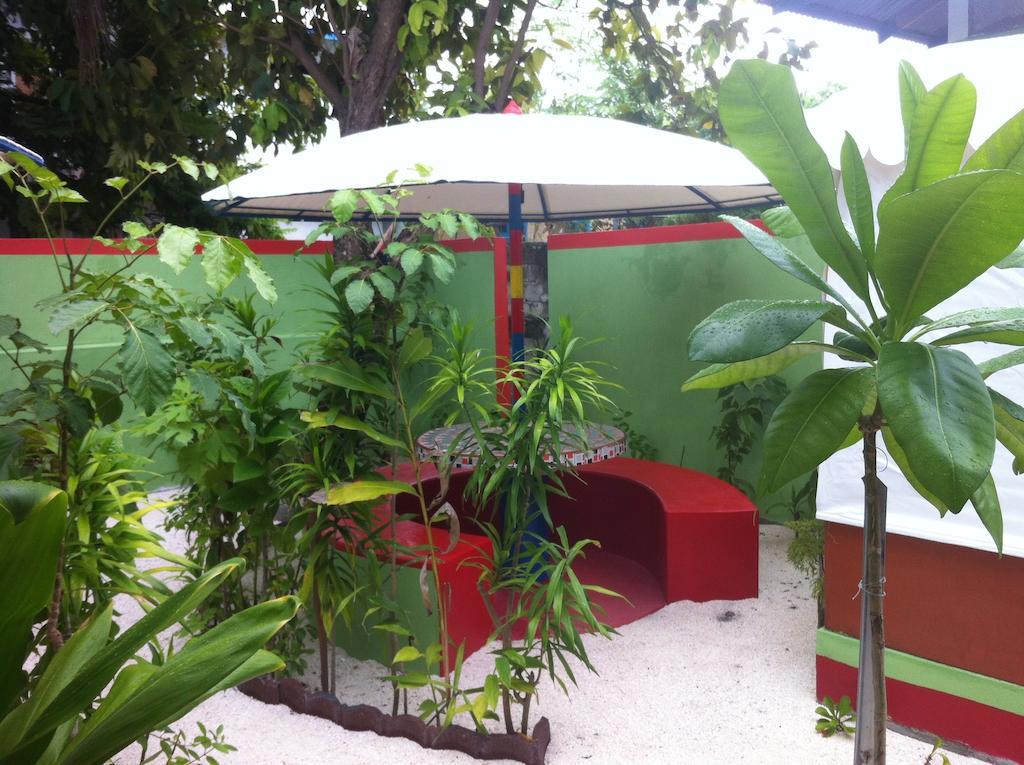Kalaafaanu Retreat Hotel Hangnaameedhoo Exterior photo